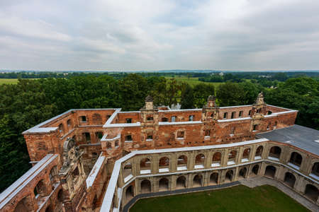 Ruins of the palace in the town of TworkÃ³w, Poland.のeditorial素材