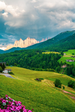 The Odle mountain peaks in the Dolomites in Italy. The VillnÃ¶Ãtal with a view of the Geisler.の写真素材