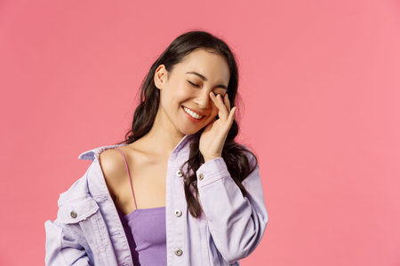 Lifestyle, people and emotions concept. Close-up portrait of cheerful attractive, stylish korean...
