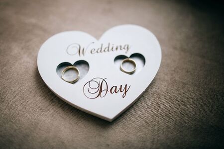 Handmade wooden heart for the wedding rings	
の写真素材