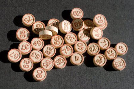 Bingo numbers on an anthracite background