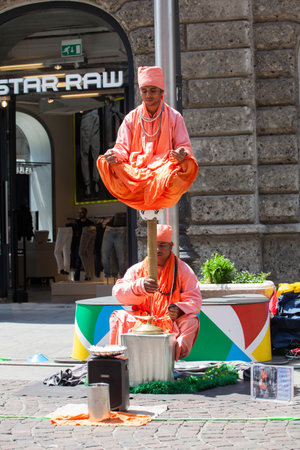 MILAN, ITALY - JUN, 21: Two mimes during a performance in the street on Jun 21, 2015のeditorial素材