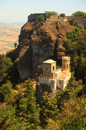 View of Torretta Pepoli and Venere castle in Erice, Sicilyのeditorial素材
