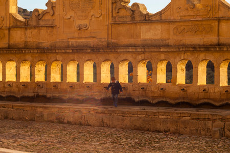 LEONFORTE, ITALY - DECEMBER, 28: Child next to the Granfonte fountain on December 28, 2017のeditorial素材