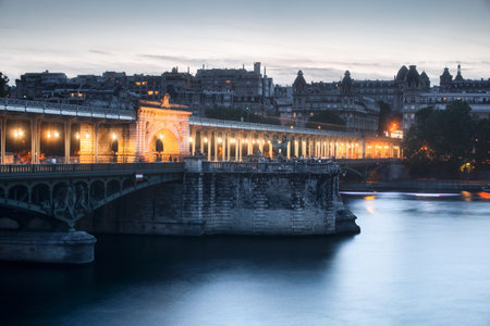 Sunset view of the Pont de Bir-Hakeim, in English: Bridge of Bir-Hakeim, formerly the Bridge of Passy, is a bridge that crosses the Seine in Parisのeditorial素材