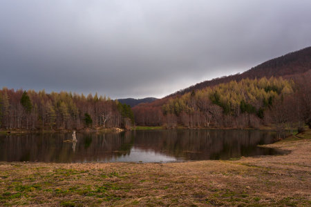 Scenic view of the Calamone lake in Ventasso, Reggio Emilia. High-quality photoの写真素材