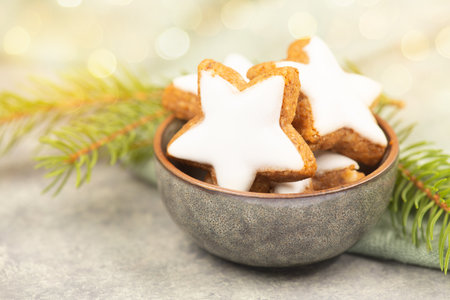 Cinnamon stars, cinnamon stars traditional German Christmas cookies, gingerbread with anise spice for winter holidaysの写真素材