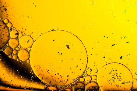 Oil bubbles inside water base form patterns