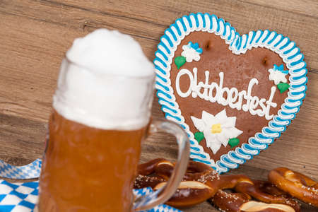 Oktoberfest written on gingerbread heartの写真素材