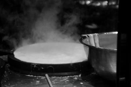 Boiling Water Was Ready For Cooking The Japanese Ramen Noodle In A Restaurant In Vancouver Canadaの写真素材
