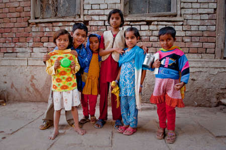 Mixed group of indian children in the back alleys of Varanasi's old city.のeditorial素材