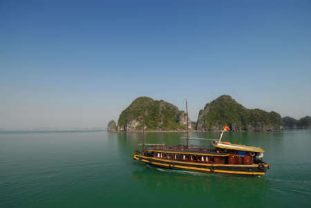 Excursion boat in Halong Bay, Vietnam.のeditorial素材