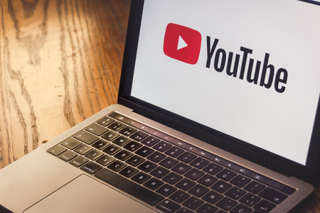 Dallas, Texas/ United States - 05/10/2018: (Photograph of Youtube logo on computer screen)のeditorial素材