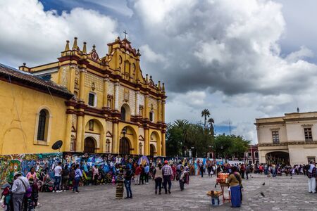 San Cristobal de las Casas, Chiapas / Mexico - 21/07/2019: Cathedral of San Cristobal de las Casas Chiapas Mexicoのeditorial素材