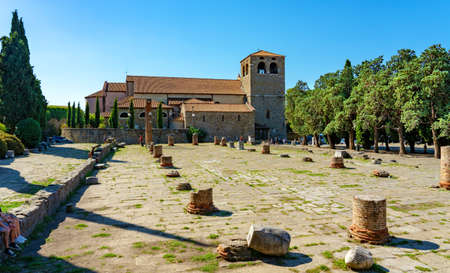 Cattedrale di San Giusto Martire cathedral gardenの写真素材