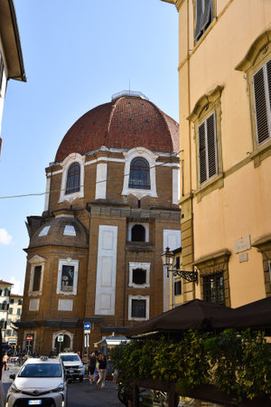 Florence, Italy. Septebre 18, 2023. The Basilica of St. Lawrence in central Florence. High quality photoのeditorial素材