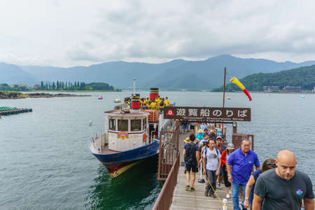 YAMANASHI, JAPAN - July 24, 2017 : Tourists with Sightseeing boat in the lake of Kawaguchiのeditorial素材