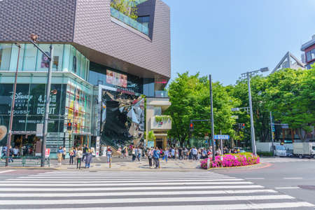 TOKYO , JAPAN - April 19 , 2018 : Omotesando Tokyu Plaza in Harajuku district Tokyo, Japan. one of the centers of fashion and culture in Japanのeditorial素材