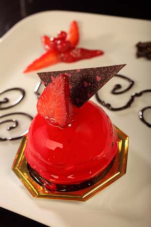 fruit cake strawberry, fruit overflowの写真素材