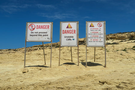 Gozo Island, Malta Azure window danger signs. Azureus window was in danger of collapsing. It finally collapsed on March 08 2017 after being hit by heavy storms.のeditorial素材