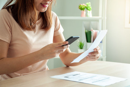 woman scen QR code for pay goods online