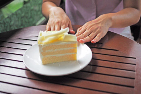 The women are losing weight. Push the cake plate out of itself. Avoid desserts for diet.