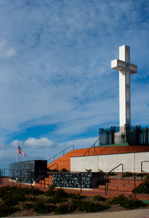 shows the Mt Soledad Veterans memorial wiht the cross, steps, flag, iron fences. In La Jolla, CA.の写真素材