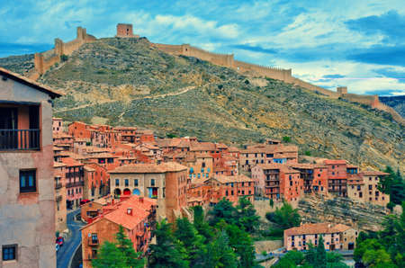Beautiful view of Albarracin, Spain. The popular landmark of Aragon. Architecture of the historical center and old medieval fortress on the mountain.のeditorial素材