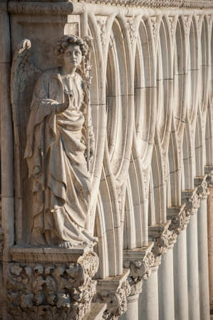Angel Statue at Doges Palace Venice Italyのeditorial素材