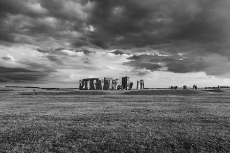 Sunset in Stonehenge, Wiltshire, Englandのeditorial素材