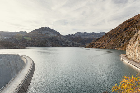 Emosson dam in autumn, Valais (Wallis), Switzerlandの写真素材