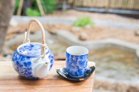 Onsen series : Tea set in garden