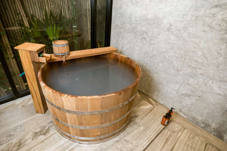 Onsen series : wooden bathtub