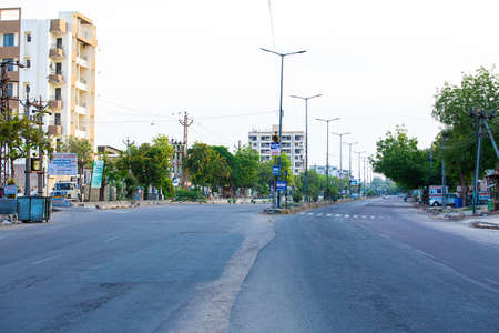 Jodhpur, Rajashtbn, India. 30 March 2020. Police stops citizen, commuters, entire country lockdown to prevent the spread of coronavirus. Local Police checks vehicle during COVID 19 pandemy. Stay Home.のeditorial素材