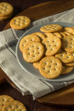 Round Salted Homemade Crackers with Whole Wheat