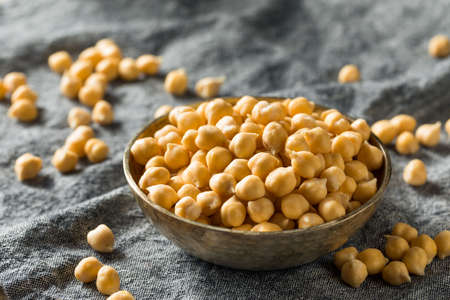 Raw Organic Garbanzo Bean Chickpeas Ready to Eatの写真素材