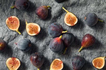 Raw Black Organic Figs Ready to Eatの写真素材