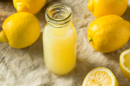 Raw Organic Fresh Lemon Juice Ready to Useの写真素材