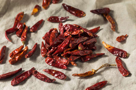 Dry Organic Indian Sanaam Red Chili Peppers Ready to Cook