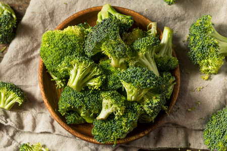 Raw Green Organic Broccoli Ready to Eatの写真素材
