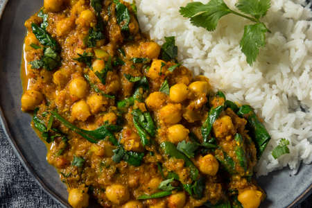 Homemade Chickpea and Spinach Curry with White Rice