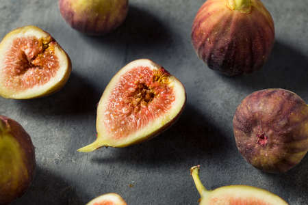 Raw Organic Brown Figs Ready to Eatの写真素材