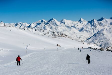 Easy blue ski slope at the Austrian ski resort Soelden.の写真素材