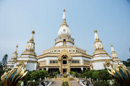 Phra Maha Chedi Chai Mongkol located on the premises of Wat Pha Namthip Thep Prasit Vararam, Roi Et, Thailand.の写真素材