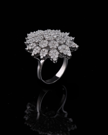 diamond ring with reflectionの写真素材