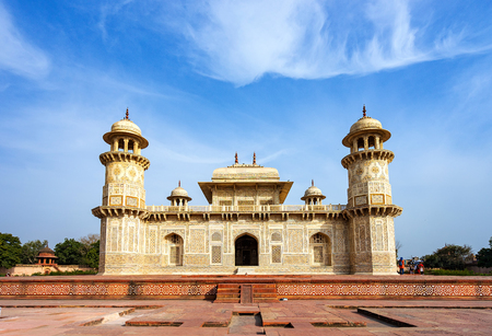 Tomb of Itmad-ud-Daula, a Mughal mausoleum in Agra. Built from red sandstone with marble decorations.のeditorial素材