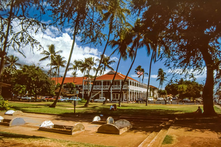 Lahaina, Maui, Hawaii, June 2, 1989 - Old Slide of The Pioneer Inn, With Its Red Roof in Lahaina Harbor, on a Beautiful Sunny Summer Dayのeditorial素材