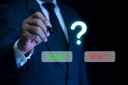 Business Decision Making. The words accept and reject with question mark. Risk Management. Dilemma or choice between to approve or to refuse an application concept.の写真素材