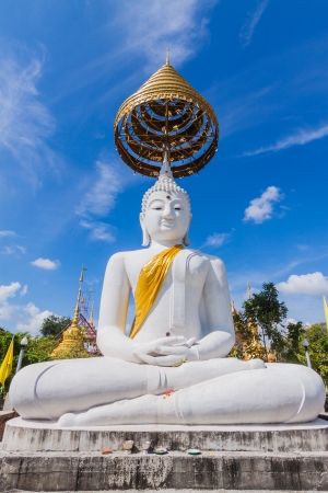 statue of white buddha の写真素材