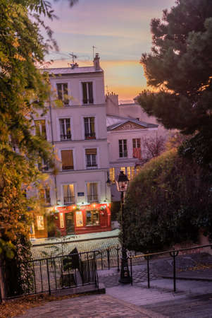 Paved staircase in a quiet street in Montmartre district in Parisのeditorial素材